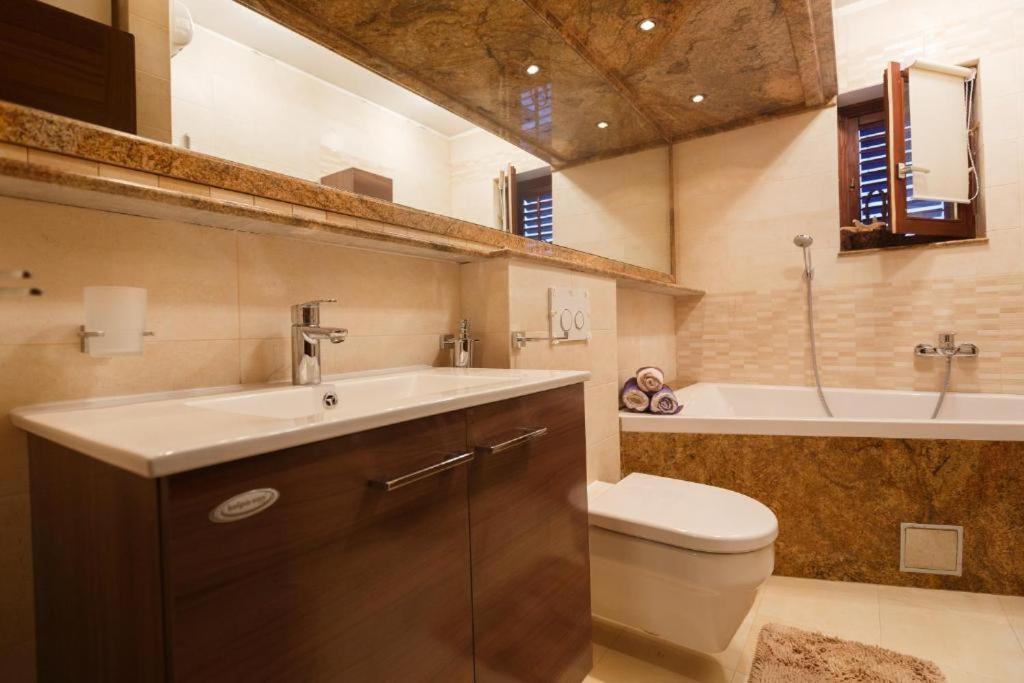 Luxury Apartments Near Bacvice Beach Split Exterior photo